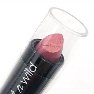 Wet n Wild Silk Finish Lipstick 
530D Dark Pink Frost
Pearl finish